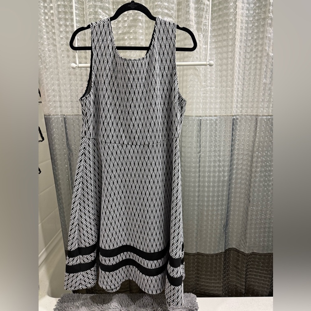 Monochrome Patterned Midi Dress